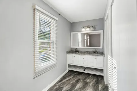 702 Buffalo Circle Carol Stream IL 60188