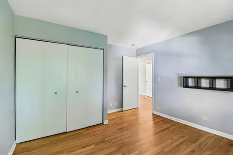 702 Buffalo Circle Carol Stream IL 60188