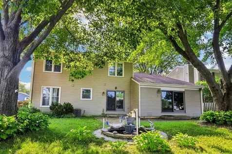 702 Buffalo Circle Carol Stream IL 60188