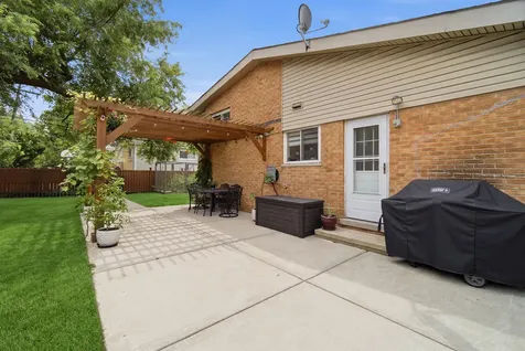 7006 West Carol Avenue Niles IL 60714