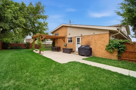 7006 West Carol Avenue Niles IL 60714