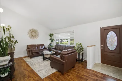 7006 West Carol Avenue Niles IL 60714