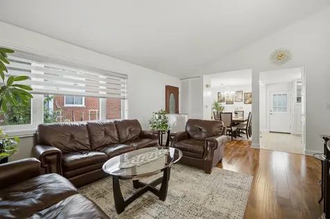 7006 West Carol Avenue Niles IL 60714