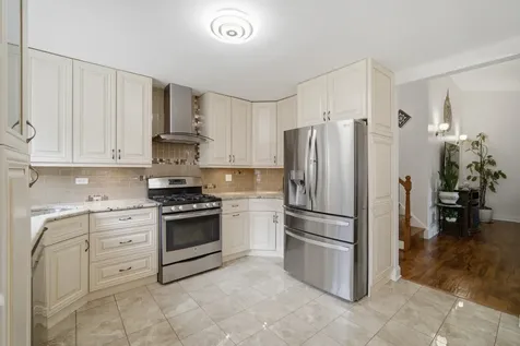 7006 West Carol Avenue Niles IL 60714