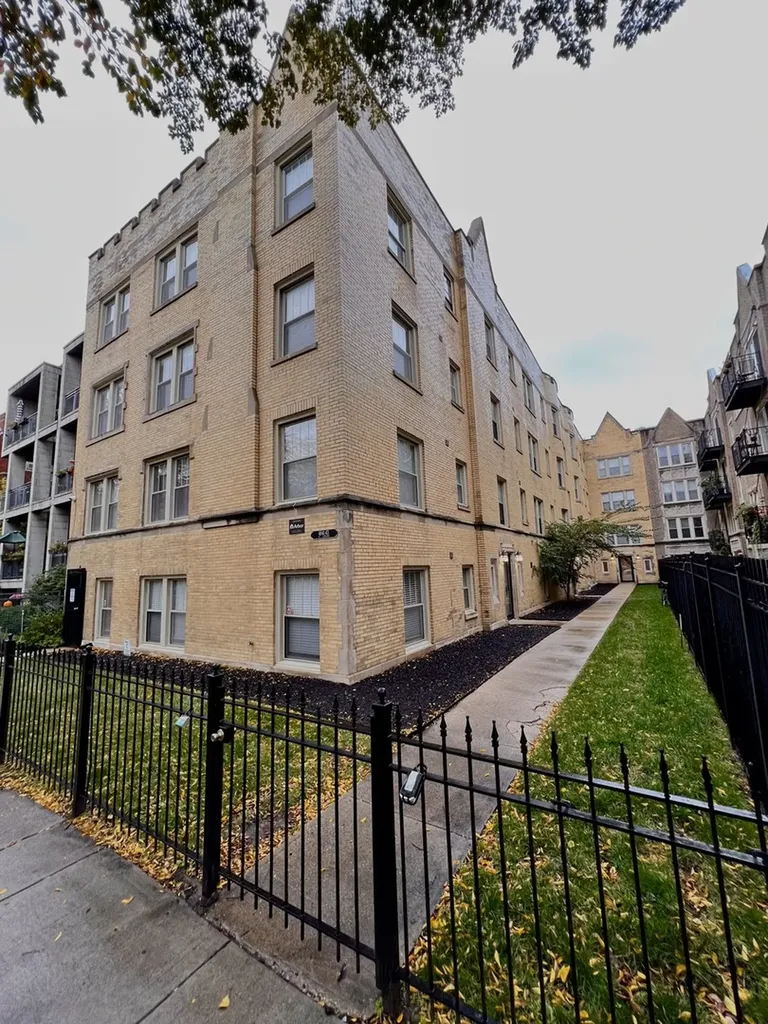 4843 North Ashland Avenue Chicago IL 60640