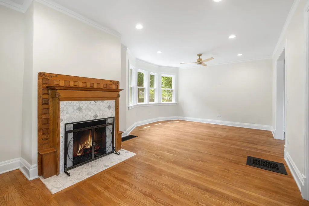 4142 Wolf Road Western Springs IL 60558