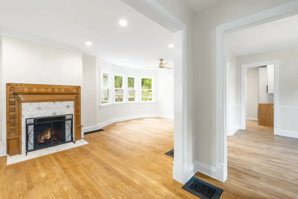 4142 Wolf Road Western Springs IL 60558