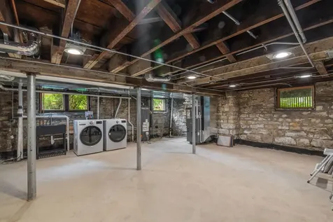 4142 Wolf Road Western Springs IL 60558