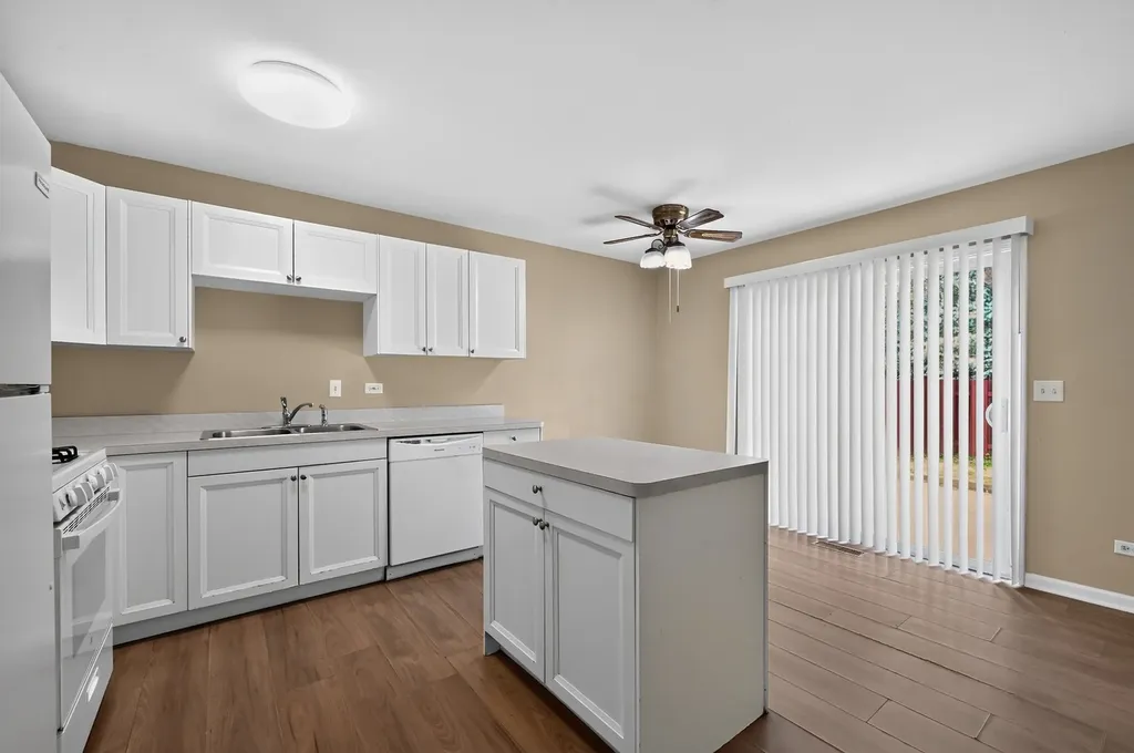 1371 Andover Drive Aurora IL 60504