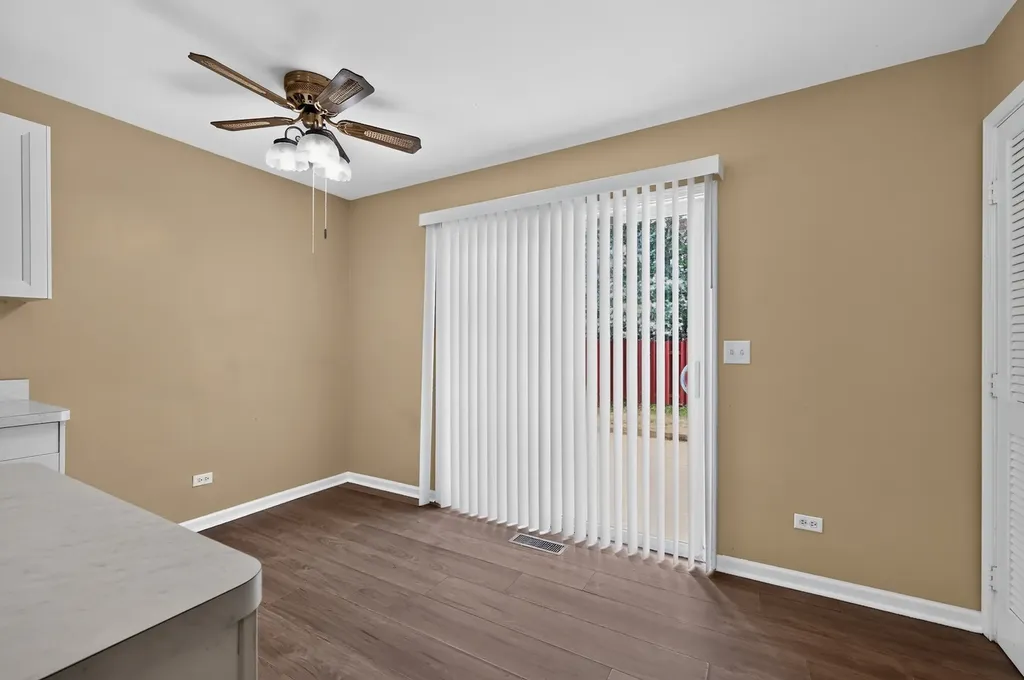 1371 Andover Drive Aurora IL 60504