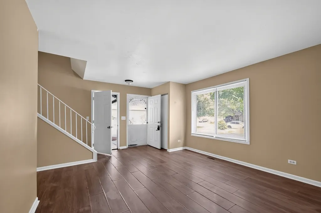 1371 Andover Drive Aurora IL 60504