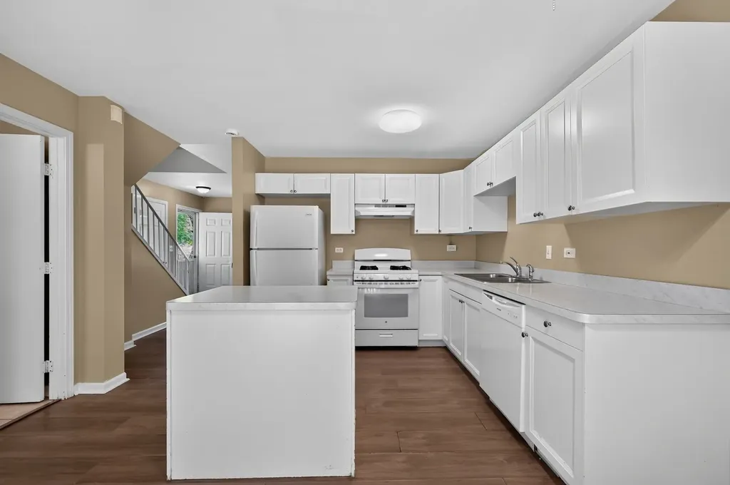 1371 Andover Drive Aurora IL 60504