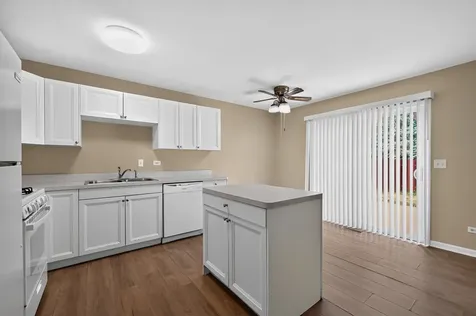 1371 Andover Drive Aurora IL 60504