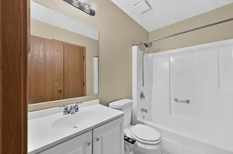 1371 Andover Drive Aurora IL 60504