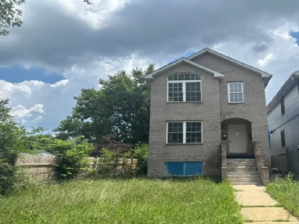 11031 South Mackinaw Avenue Chicago IL 60617