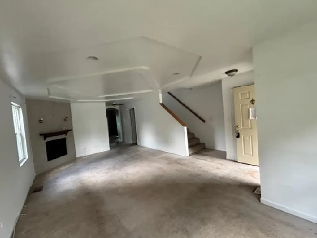 11031 South Mackinaw Avenue Chicago IL 60617