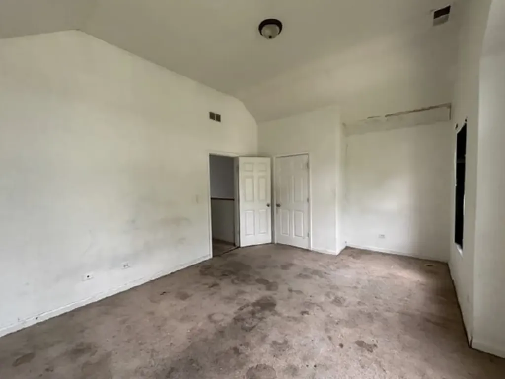 11031 South Mackinaw Avenue Chicago IL 60617