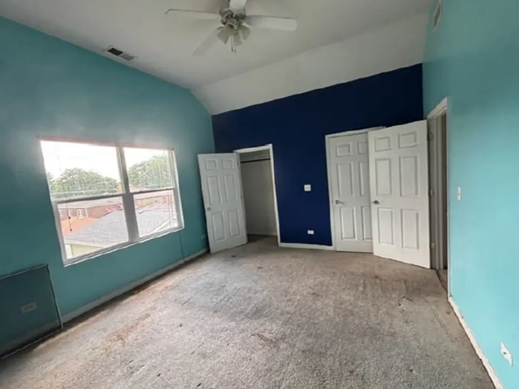 11031 South Mackinaw Avenue Chicago IL 60617