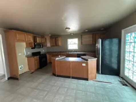 11031 South Mackinaw Avenue Chicago IL 60617