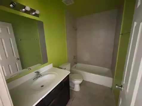 11031 South Mackinaw Avenue Chicago IL 60617
