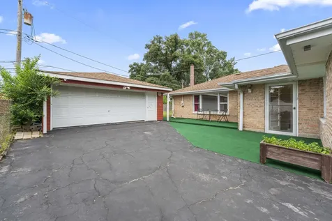 6940 Olympic Drive Bridgeview IL 60455