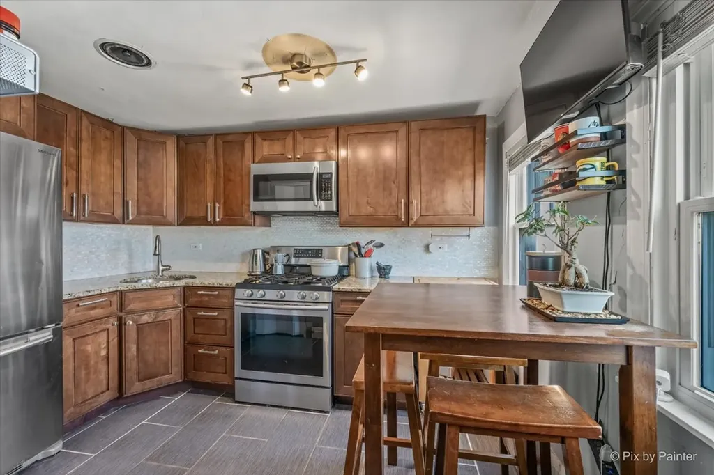 5942 West Thorndale Avenue Chicago IL 60646