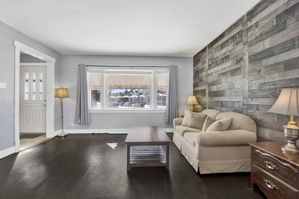 5942 West Thorndale Avenue Chicago IL 60646