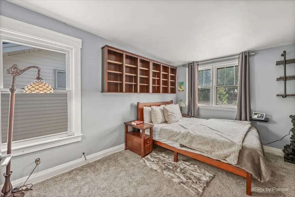 5942 West Thorndale Avenue Chicago IL 60646