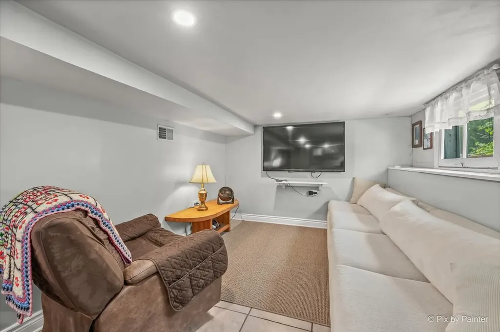 5942 West Thorndale Avenue Chicago IL 60646