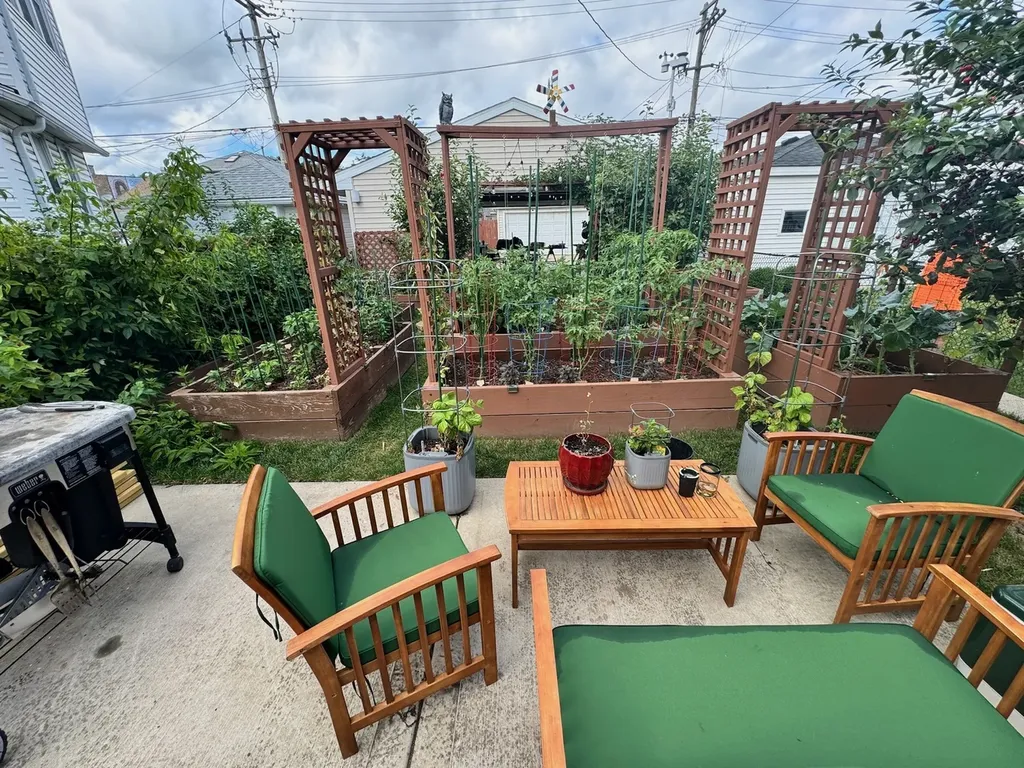 5942 West Thorndale Avenue Chicago IL 60646