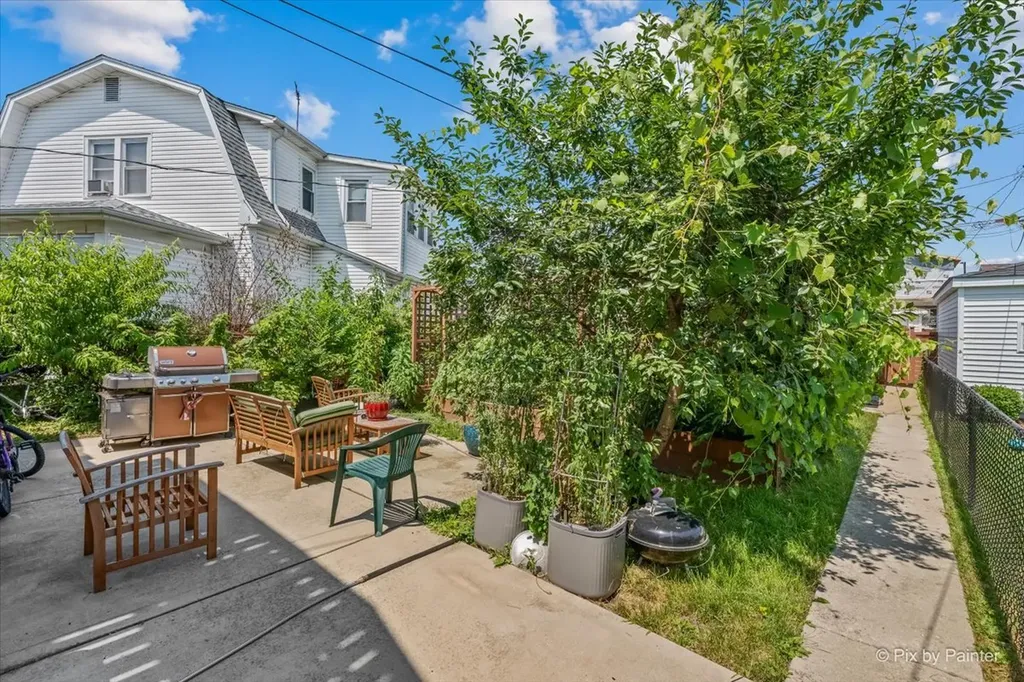 5942 West Thorndale Avenue Chicago IL 60646