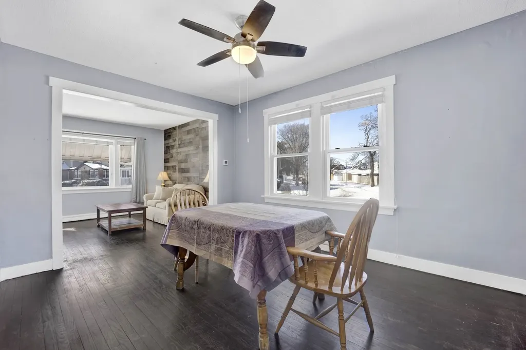 5942 West Thorndale Avenue Chicago IL 60646