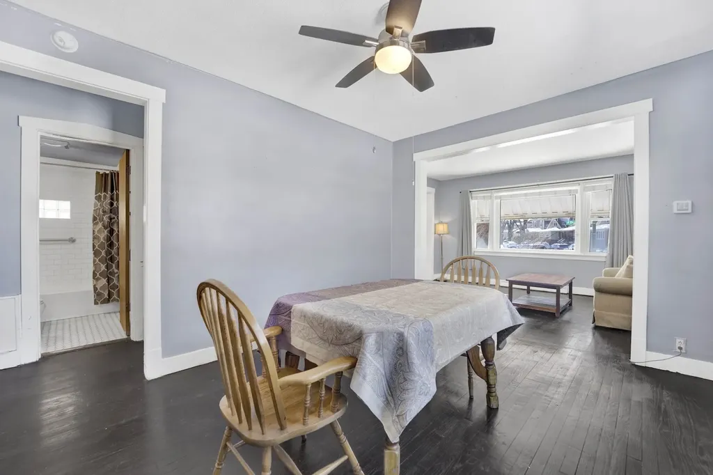 5942 West Thorndale Avenue Chicago IL 60646