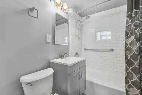 5942 West Thorndale Avenue Chicago IL 60646