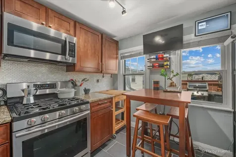 5942 West Thorndale Avenue Chicago IL 60646