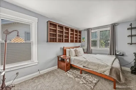 5942 West Thorndale Avenue Chicago IL 60646