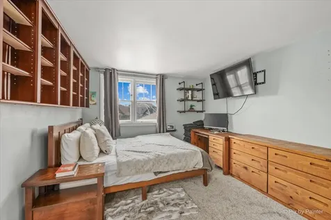 5942 West Thorndale Avenue Chicago IL 60646
