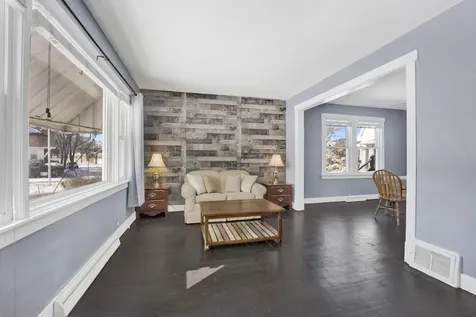 5942 West Thorndale Avenue Chicago IL 60646