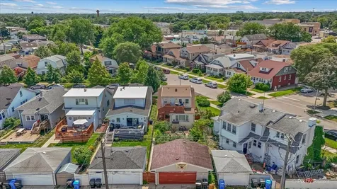 5942 West Thorndale Avenue Chicago IL 60646