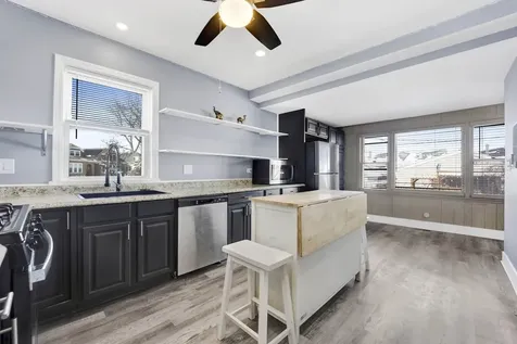 5942 West Thorndale Avenue Chicago IL 60646