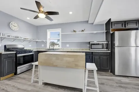 5942 West Thorndale Avenue Chicago IL 60646