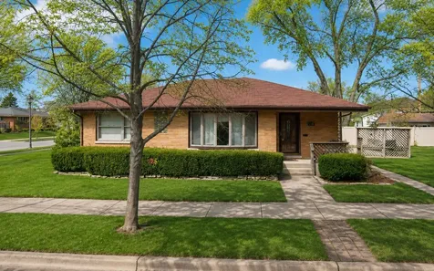 719 South Hawthorne Avenue Elmhurst IL 60126