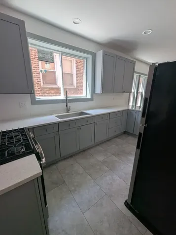 7953 South Essex Avenue S Chicago IL 60617