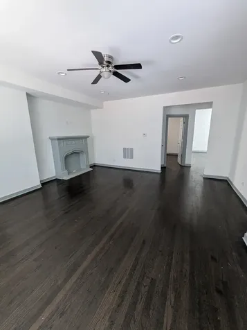 7953 South Essex Avenue S Chicago IL 60617