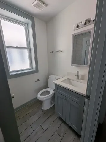 7953 South Essex Avenue S Chicago IL 60617