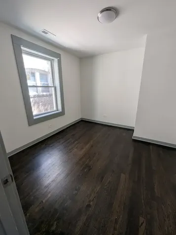 7953 South Essex Avenue S Chicago IL 60617