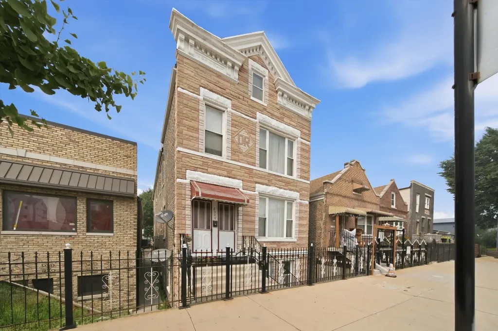 2340 West 21st Place Chicago IL 60608