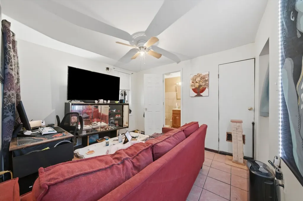 2340 West 21st Place Chicago IL 60608