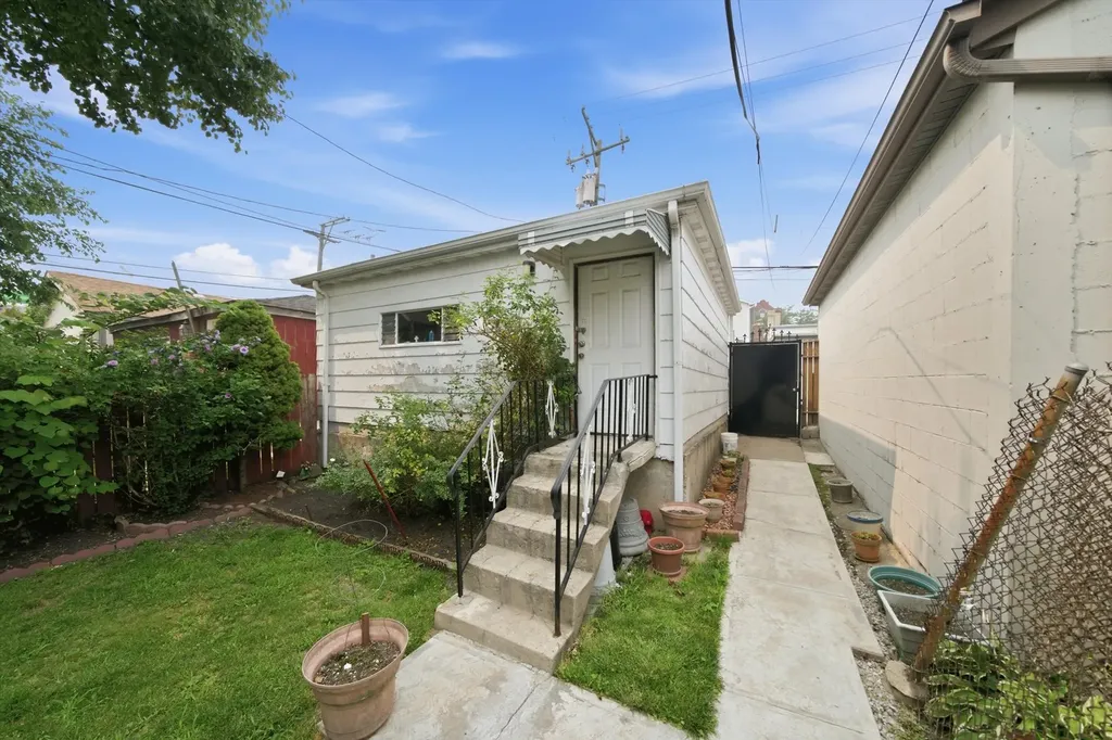2340 West 21st Place Chicago IL 60608