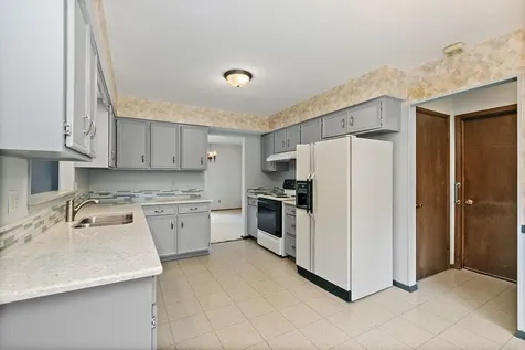 318 Laurel Lane Dekalb IL 60115